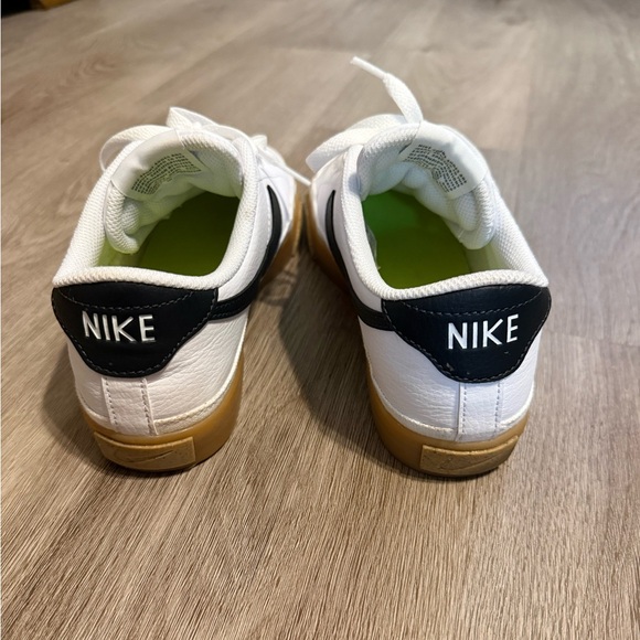 NIKE WOMENS COURT LEGACY SNEAKER - Picture 4 of 7